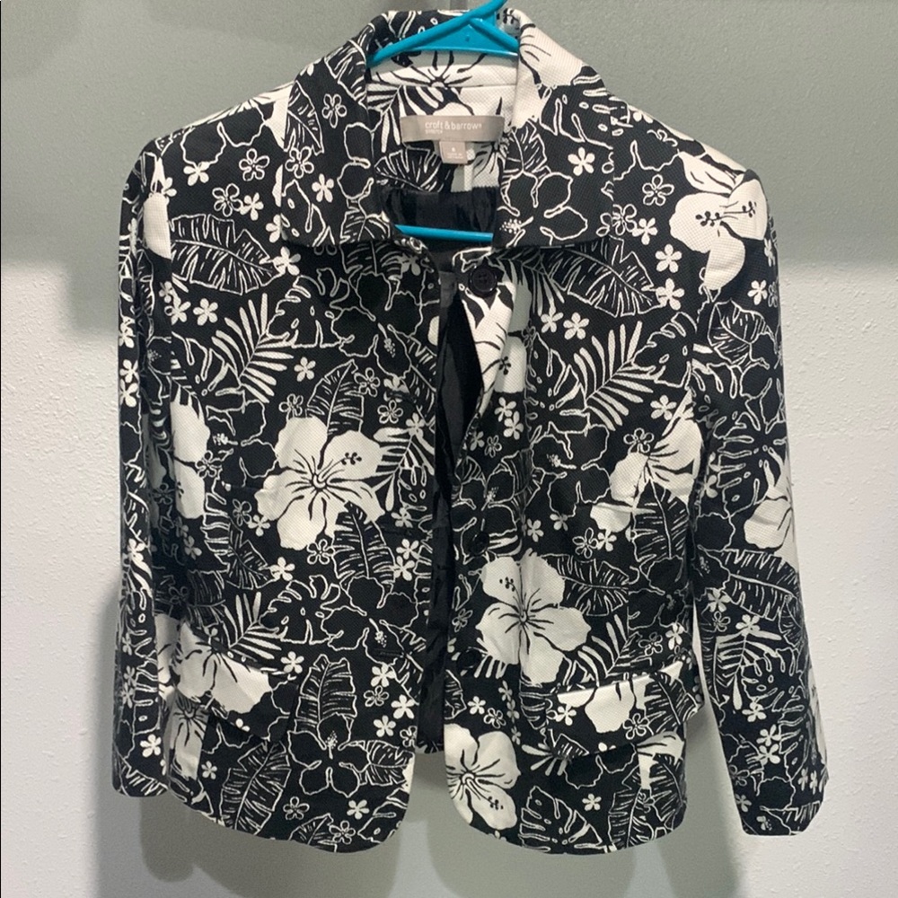 Croft & Barrow Black and White Floral Blazer
